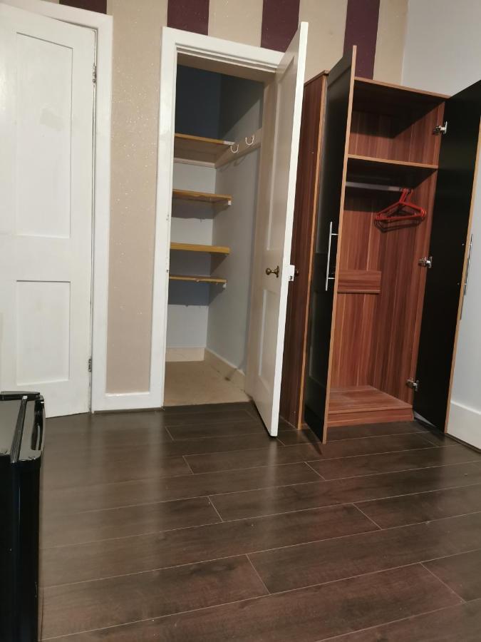 Neat Double Room Londra Dış mekan fotoğraf