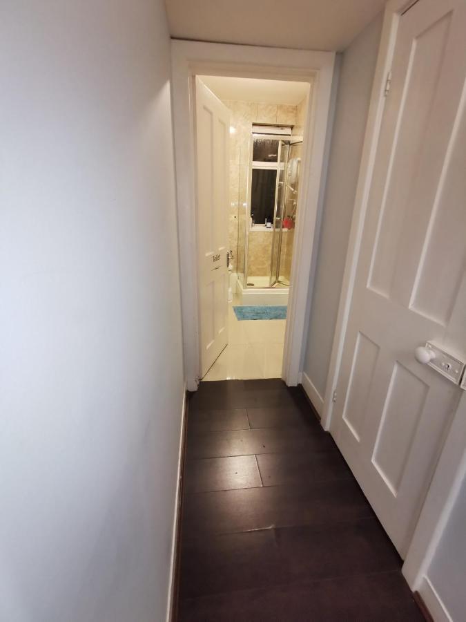 Neat Double Room Londra Dış mekan fotoğraf
