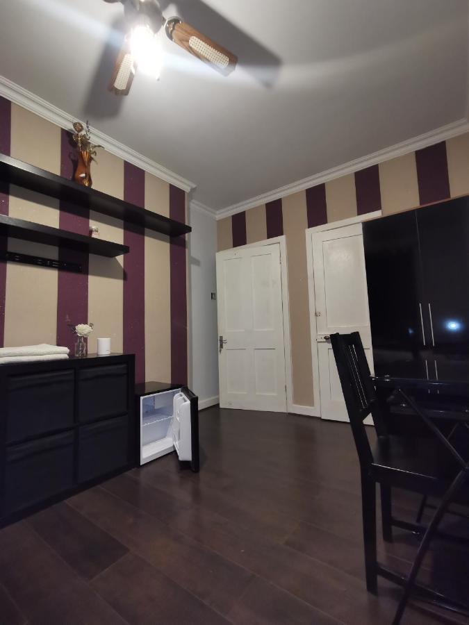 Neat Double Room Londra Dış mekan fotoğraf