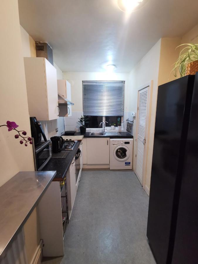 Neat Double Room Londra Dış mekan fotoğraf
